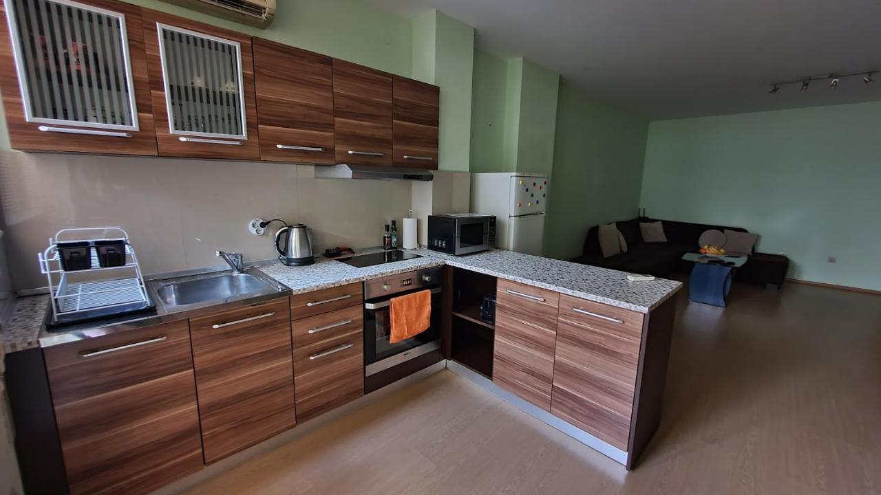 Minimalistic 1Br Flat With A Parking Spot Apartamento Varna Exterior foto