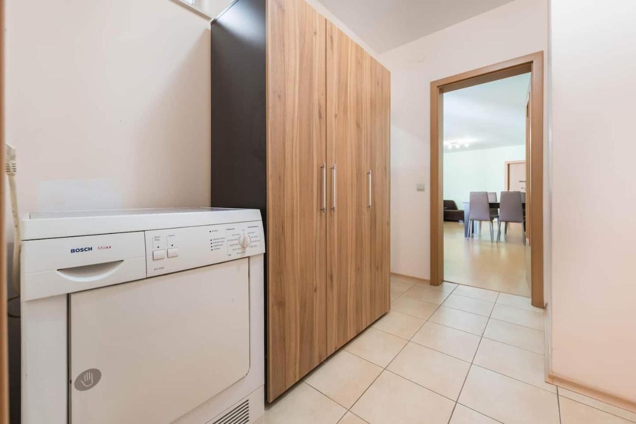 Minimalistic 1Br Flat With A Parking Spot Apartamento Varna Exterior foto